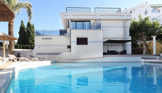 DREAM VILLA IN ALBIR R042