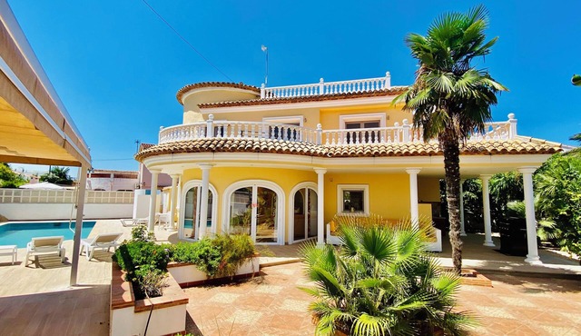 Dream villa Revoltes in Els Poblets-Denia-Alicante, 234m2 with large private pool