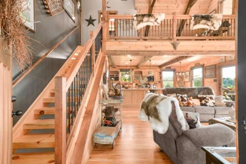 Dreamcatcher Cabin Scenic views with BIG sky hues