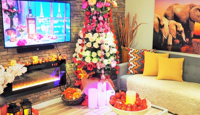 💫 DreamCatcher Modern Romantic Suite w/Fireplace Pool Table near Thermea Spa