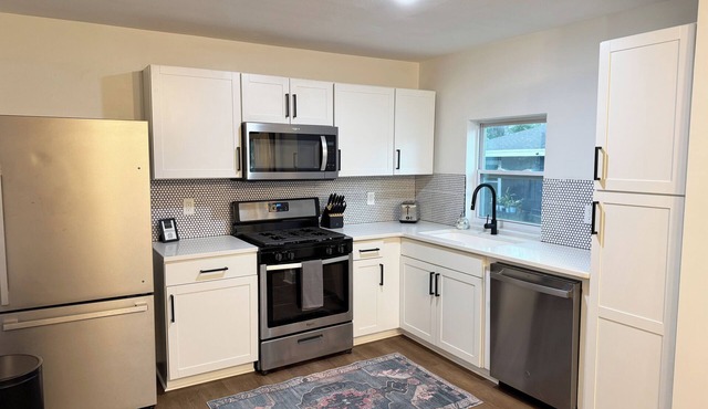 Dreamer - 2BR hideaway near downtown & bay