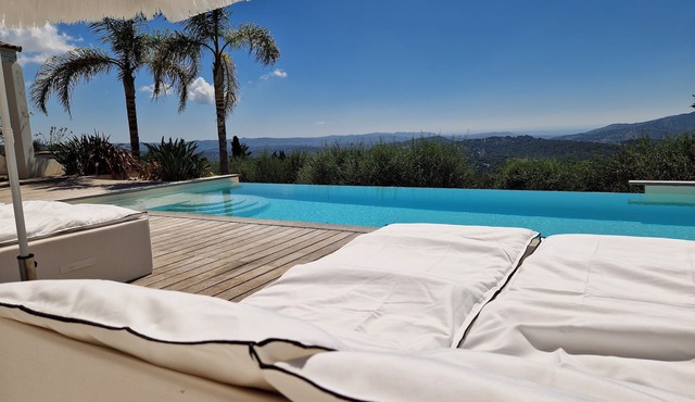 DREAMING PLACE FOR HOLLYDAY