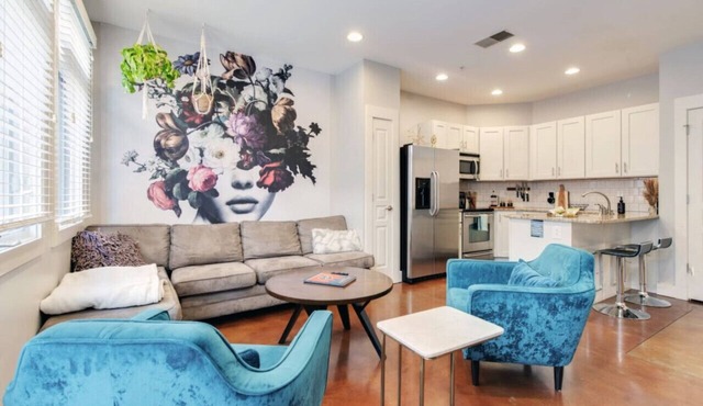 Dreamscape: King Beds & Keyless Entry Near Vandy – A Stunning Nashville Escape!