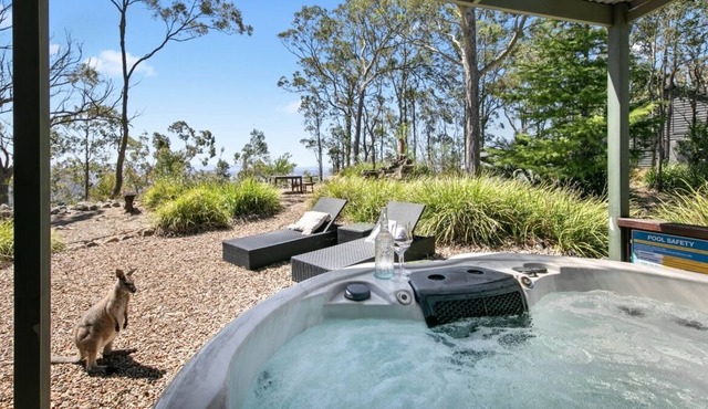 Dreamtime Spa Cabin - escape, relax and enjoy amazing views!