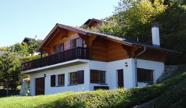 Dreamview ; It's yours ; cozy chalet, lovingly furnished in a sunny location