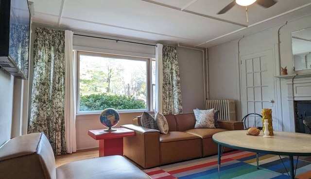 Dreamy 6 Bedroom House, Come Enjoy Hillsdale!