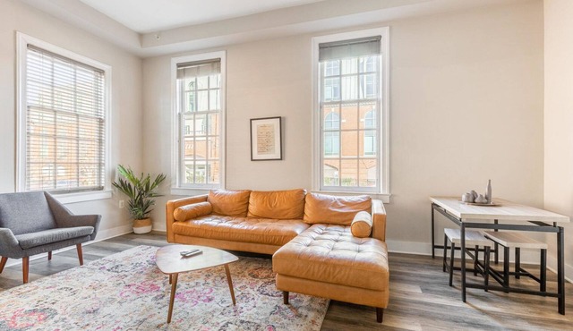 Dreamy Alexandria West 2BR w/W/D, nr Restaurants, by Blueground