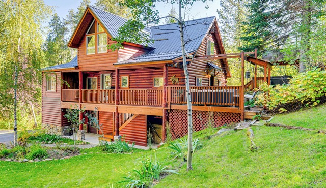Dreamy Alpine Cabin w/Hot Tub, Fireplace & More!