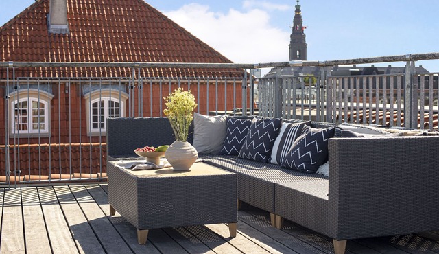 Dreamy apartment with terrace and views over the city rooftops. All yours.
