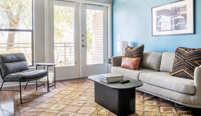 Dreamy Barton Springs 1BR w/ Gym, Pool & W/D, nr Zilker, by Blueground