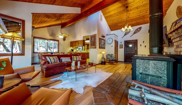 Dreamy Cabin in the Woods with Wraparound Deck