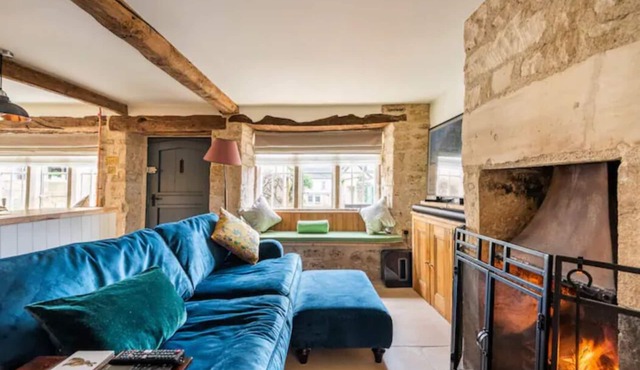Dreamy Cotswold Hideaway in the Heart of Painswick