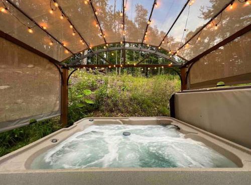Dreamy Couples Cabin With Hot Tub And Fire Pit