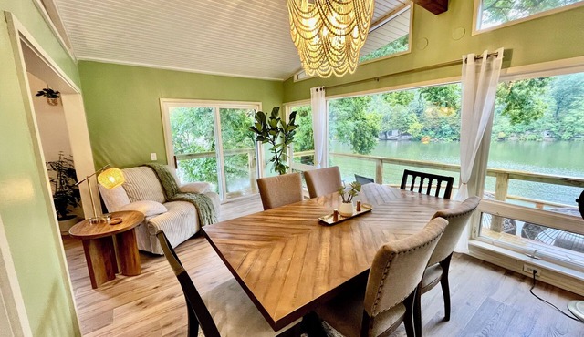 Dreamy Days Lake Front Cabin, on the water/on the trails!