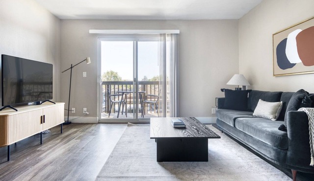 Dreamy Foster City 1BR w/Gym, Pool, W/D, near highways, by Blueground