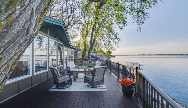 Dreamy Lake Poinsett Cabin w/Deck, Dock & Views!