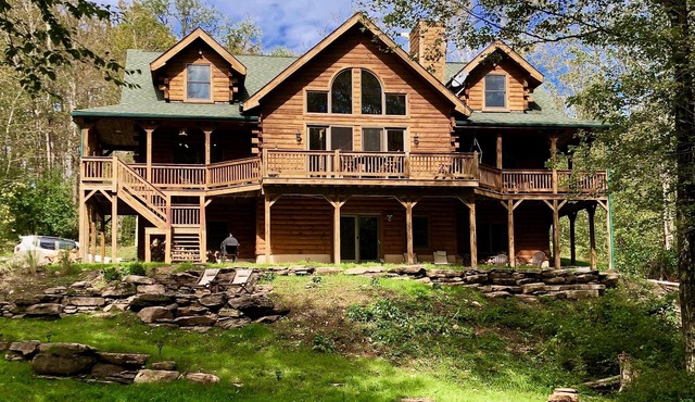 Dreamy Lakefront Log Cabin - 2hrs from NYC! Sleeps 14 (5Bed/3Bth) 7 private acre