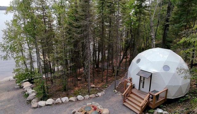 Dreamy Luxury Glamping Dome with Lakefront Views near Voyageurs National Park in Crane Lake, MN