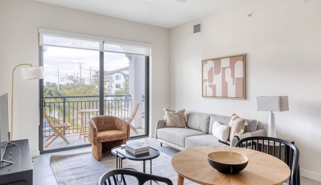 Dreamy Miramar 2BR w/ Gym, Pool & W/D, nr WF, by Blueground