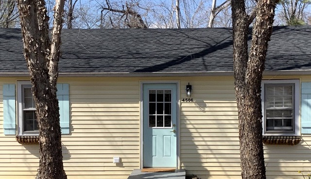 Dreamy Mountain cottage next to RT 151 & UVA.