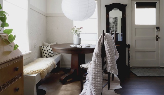 Dreamy Mountain View Cottage + Creative Work Space