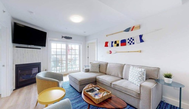 Dreamy ocean-view perch with furnished balcony & beach access - dog-friendly