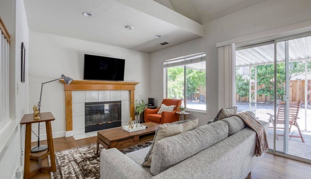Dreamy San Jose 3BR w/Backyard, near Houge Park & Hikes, by Blueground