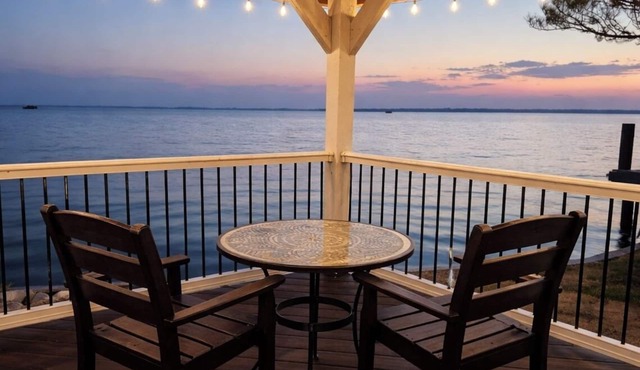 Dreamy Sunsets! Waterfront-Pool-Kayak-Pet Friendly-Pickleball!