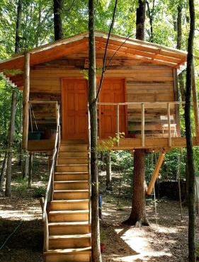 Dreamy Treehouse Cabin Oasis Near Piney River, Tennessee