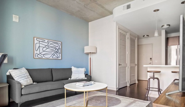 Dreamy Upper Downtown 1BR w/ Gym & Pool near 16th St Mall, by Blueground