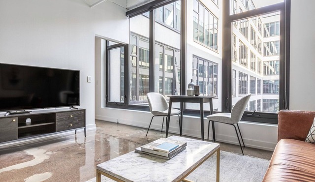 Dreamy Uptown 1BR w/Gym, Rooftop Pool, 2 blocks to L, by Blueground
