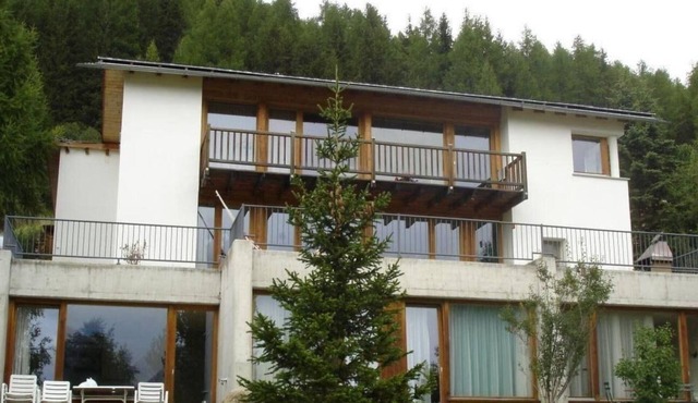 Drei 1/2 -ZiWohnung by Interhome