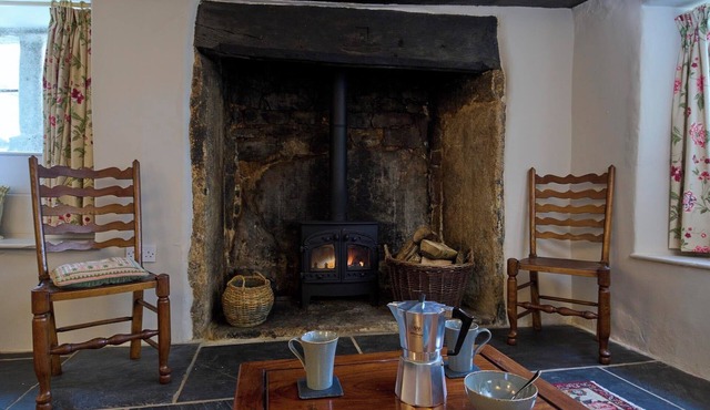 Drewe Arms Bunk Rooms & Church Cottage