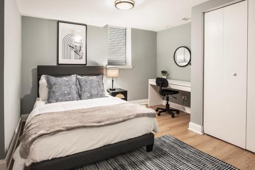 Drexel Apartments, Downtown Hyde Park