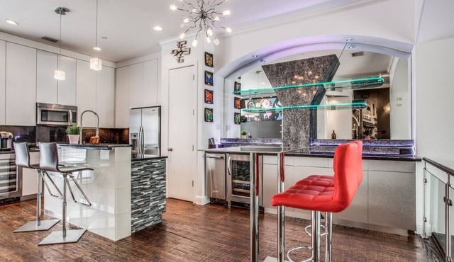 Driem house- Award Winning - 1 minute to shops