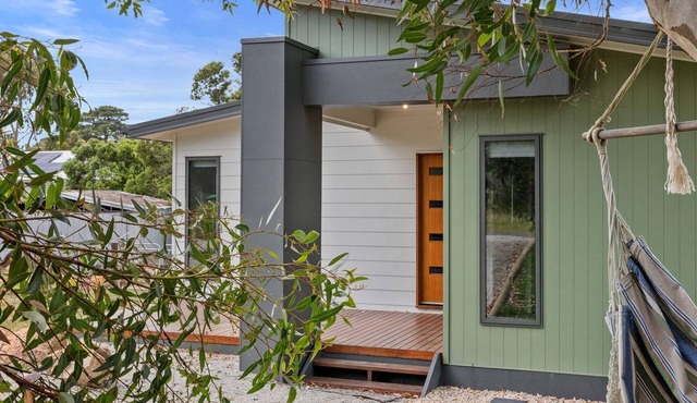 Drift Away at Venus Bay