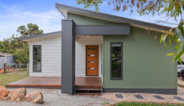 Drift Away at Venus Bay