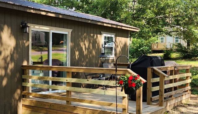 Driftaway Cabin 5 in Glenwood, AR