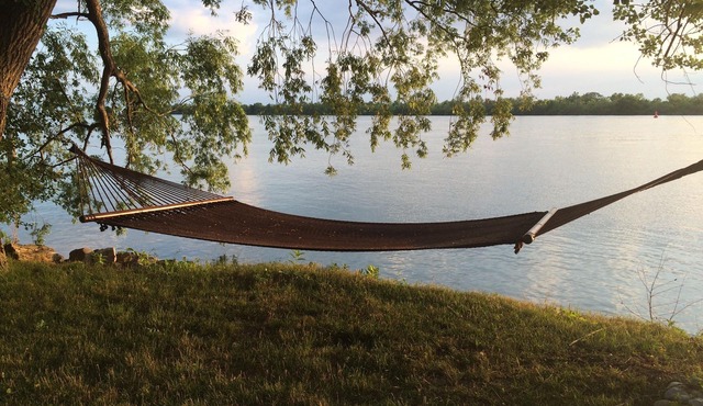 Drifted Inn - Riverfront Cabin