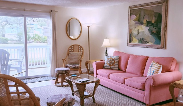 Drifting to Driftwood- Wyndam Resort Condo on Golf Course! New 75" TV!