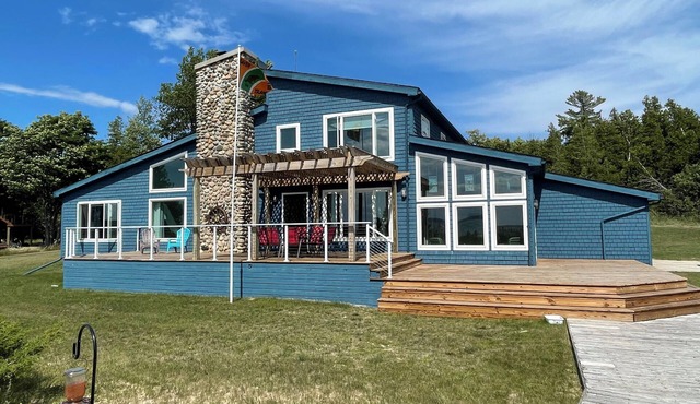 Driftwood- Beautiful Beachfront home on Donegal Bay