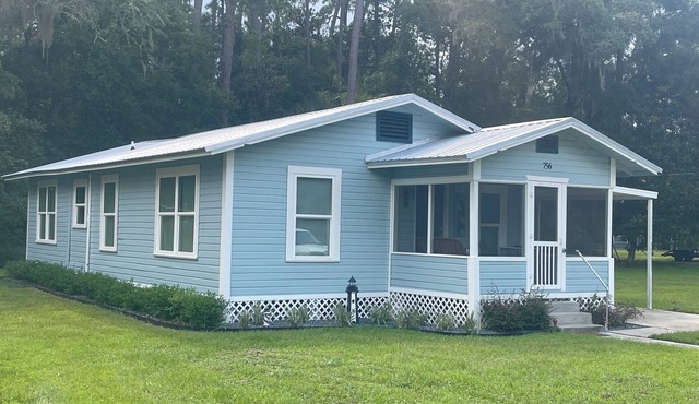 Driftwood Cottage, charming3-bedroom house in wonderful Saint Marks with AC,WiFi