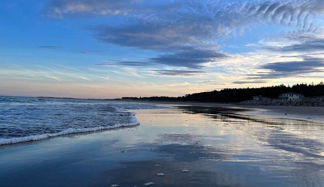 Driftwood Cottage just Steps to the Sandy Popham Beach!