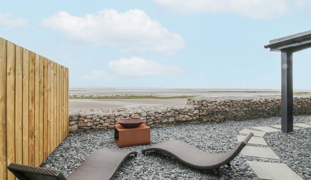 DRIFTWOOD COTTAGE, pet friendly, country holiday cottage in Bardsea