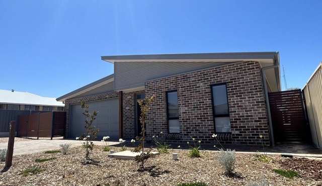 Driftwood Cove - Family Holiday in Port Hughes