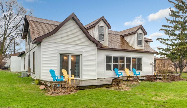 Driftwood, Cozy Waterfront Cottage, Separate Unit