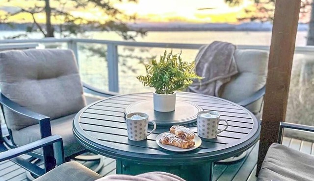 Driftwood Dreams: Mt & water views, guest favorite