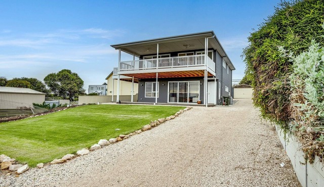 Driftwood Dunes - 67 Newell Avenue, Middleton