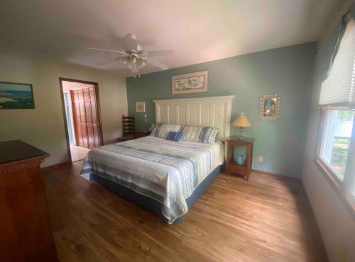 Driftwood Gardens Guesthouse on High Rock Lake