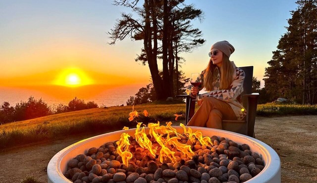 Driftwood Lodge ~ 5 BR/7 Bath ~ 30-acre Private Estate ~ Ocean ~ Forest ~ Events